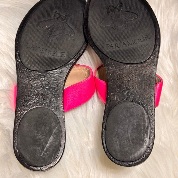 Gucci Women's Hot Pink Sandals with Gold Accents - Picture 6 of 17